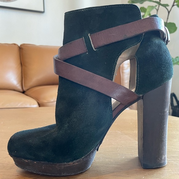MICHEAL KORS black suede high heel boots - Picture 7 of 8
